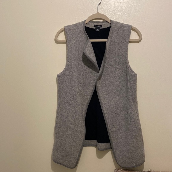 Club Monaco gray wool blend vest with pockets. Size Xs - Picture 2 of 12